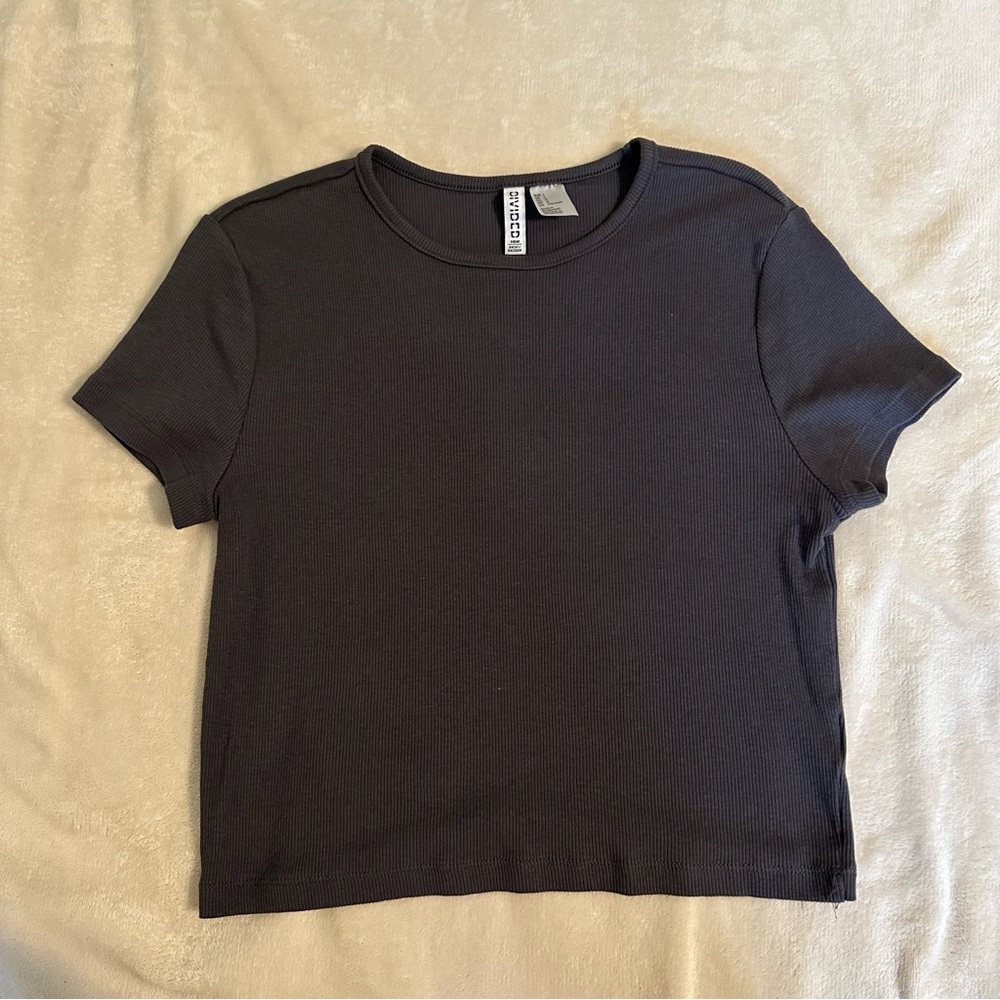 H&M Divided Grey Cropped Tee